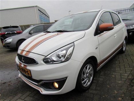 Mitsubishi Space Star - 1.2 Instyle Nieuwe banden * Navigatie + Camera * Cruise * Xenon koplampen - 1