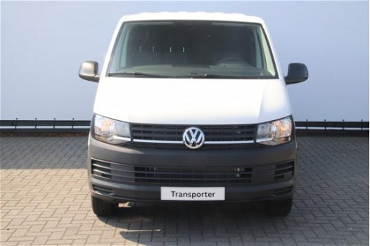 Volkswagen Transporter - 2.0 TDI 102 pk L2H1 Economy Business Edition Airco, Cruise control, Bijrijd - 1