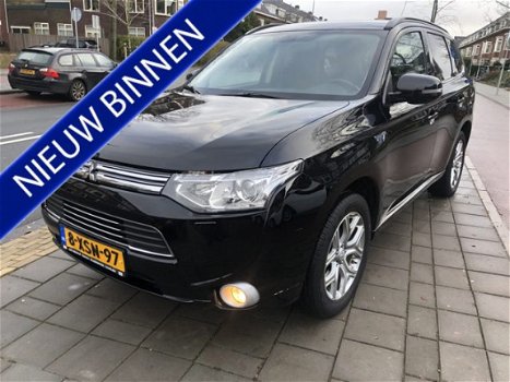 Mitsubishi Outlander - 2.0 PHEV Executive Edition inc btw keurige auto - 1