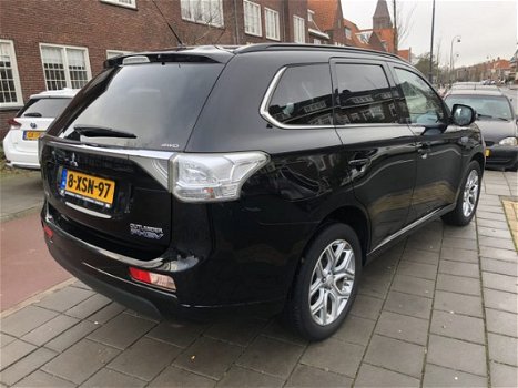 Mitsubishi Outlander - 2.0 PHEV Executive Edition inc btw keurige auto - 1