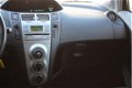 Toyota Yaris - 1.3 VVTi Sol PARKSENOR_5-DEURS_NL-AUTO - 1 - Thumbnail