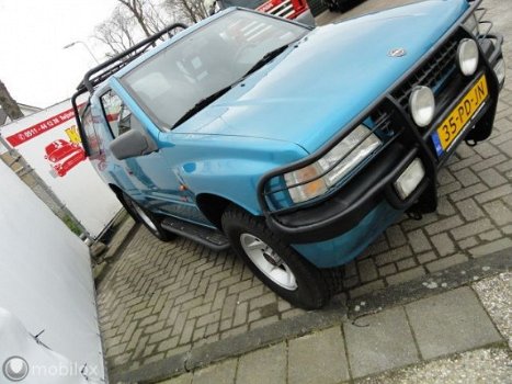 Opel Frontera - A 2.0i (4x4) - 1