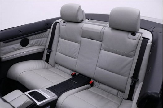 BMW 3-serie Cabrio - 320i Leder Cabrio Parkeersensoren Lichtmetalen velgen Climate Control Navigatie - 1