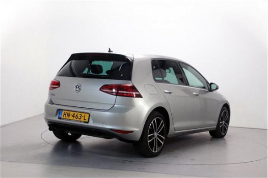 Volkswagen Golf - 1.4 TSI 204pk GTE DSG LED DAB+ Leder Navigatie Stoelverwarming ParkAssist - 1