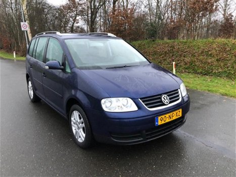 Volkswagen Touran - 1.6-16V FSI - 1