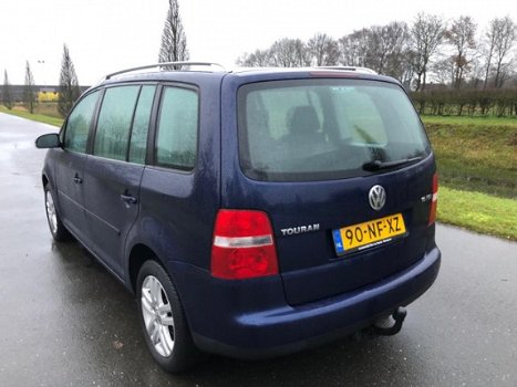 Volkswagen Touran - 1.6-16V FSI - 1