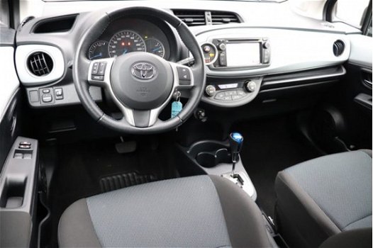 Toyota Yaris - 1.5 Full Hybrid Aspiration Airco-Navigatie - 1