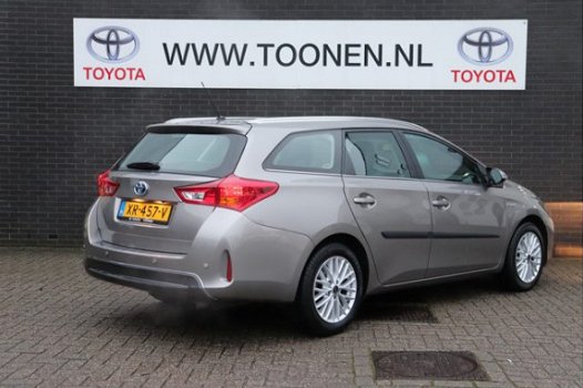 Toyota Auris Touring Sports - 1.8 Hybrid Executive Navigatie-Cruise control-Parkeersensoren voor ach - 1