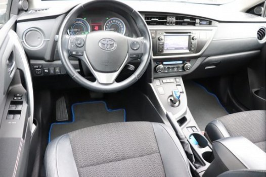 Toyota Auris Touring Sports - 1.8 Hybrid Executive Navigatie-Cruise control-Parkeersensoren voor ach - 1