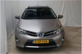 Toyota Auris Touring Sports - 1.8 Hybrid Lease + Vol Leder, Panoramisch Dak, Xenon, Luxe Uitvoering - 1 - Thumbnail