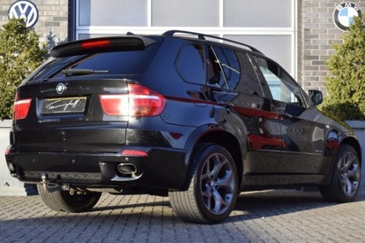 BMW X5 - X5 3.0D X-DRIVE M-SPORTPAKKET GRIJS KENT. NAVI LEDER - 1