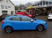 Volvo V40 - 2.0 D4 R-Design Bns Navi, afn.trekhaak, 16''Lmv - 1 - Thumbnail