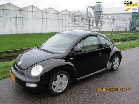 Volkswagen New Beetle - 2.0 Highline - 1