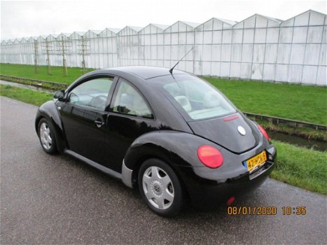 Volkswagen New Beetle - 2.0 Highline - 1