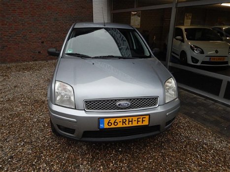 Ford Fusion - 1.4-16V Futura - 1