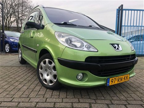 Peugeot 1007 - 1.6-16V Gentry Automaat Clima Elek Pakket Panorama Apk 06-2020 - 1