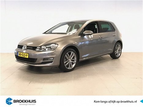 Volkswagen Golf - 1.2 TSI 111PK Highline | Navigatie | 5 drs | Parkeersens. V+ A met camera | Alcant - 1