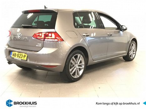 Volkswagen Golf - 1.2 TSI 111PK Highline | Navigatie | 5 drs | Parkeersens. V+ A met camera | Alcant - 1