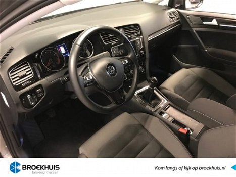 Volkswagen Golf - 1.2 TSI 111PK Highline | Navigatie | 5 drs | Parkeersens. V+ A met camera | Alcant - 1