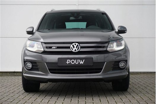 Volkswagen Tiguan - 1.4 TSI 120pk Sport&Style R-line Edition + Xenon Koplampen + Afneembare Trekhaak - 1