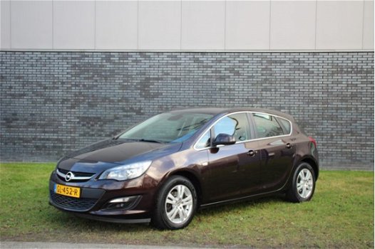 Opel Astra - 1.4 Turbo Blitz Navigatie, Trekhaak, 5-deurs, parkeersensoren, lichtmetalen velgen - 1