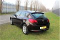Opel Astra - 1.4 Turbo Blitz Navigatie, Trekhaak, 5-deurs, parkeersensoren, lichtmetalen velgen - 1 - Thumbnail