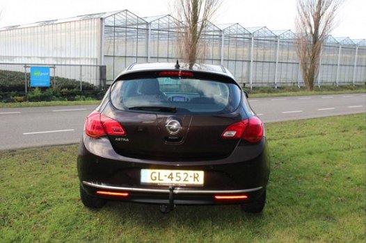 Opel Astra - 1.4 Turbo Blitz Navigatie, Trekhaak, 5-deurs, parkeersensoren, lichtmetalen velgen - 1