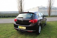 Opel Astra - 1.4 Turbo Blitz Navigatie, Trekhaak, 5-deurs, parkeersensoren, lichtmetalen velgen