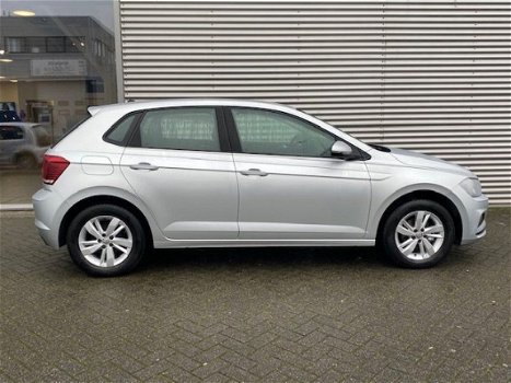 Volkswagen Polo - 1.0 TSI 95 pk Comfortline / Airco / Navigatie via App connect / Bluetooth fabrieks - 1