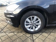 Volkswagen Golf - 1.0 TSI Trendline / App connect / Cruise / Lm velgen / Bluetooth