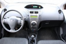 Toyota Yaris - 1.0 VVTi Acces *5-DEURS / AIRCO / ELEKTISCHE RAMEN