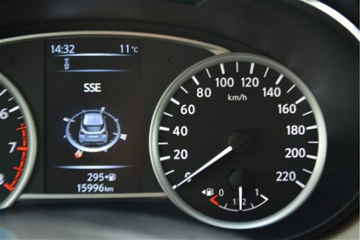 Nissan Micra - 0.9 IG-T Business Edition Navigatie, Achteruitrijcamera, Climate control, 16