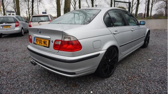 BMW 3-serie - 320i Executive 2e eigenaar clima airco nw-apk zeer nette BMW - 1