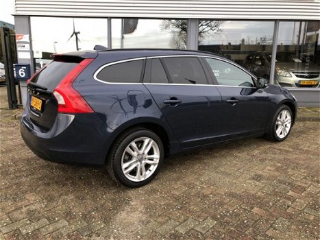 Volvo V60 - 1.6 D2 Momentum Nieuwstaat - 1