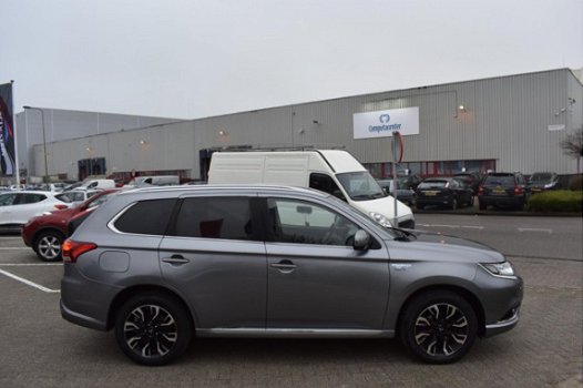 Mitsubishi Outlander - 2.0 PHEV instyle+ - 1