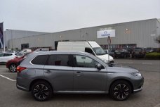 Mitsubishi Outlander - 2.0 PHEV instyle+