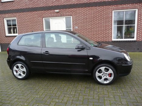 Volkswagen Polo - 1.4-16V Highline - 1