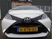 Toyota Aygo - 1.0 VVT-i x-play van 1ste Eig en navigatie en carkit en Led verlichting en airco - 1 - Thumbnail