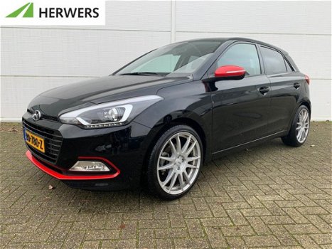 Hyundai i20 - 1.0 T-GDI Comfort *18'' LMV / TREKHAAK / NAVI - 1