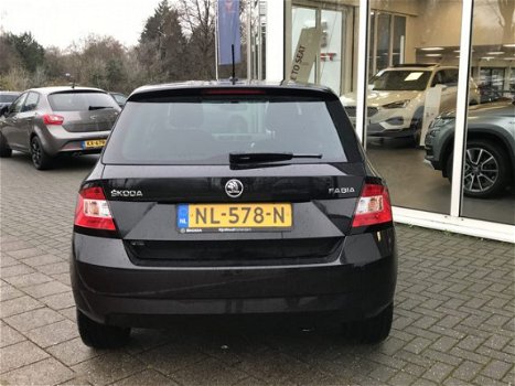 Skoda Fabia - 1.2 TSI Drive Navigatie, Climate control, Parkeersensoren achter, LM-velgen, Cruise co - 1