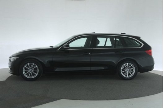 BMW 3-serie Touring - (J) 320D Aut Corporate [Xenon Navi Panorama Sport-interieur] - 1