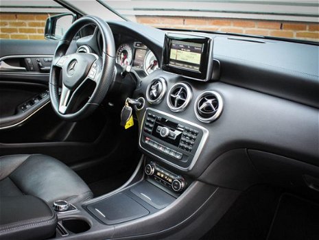 Mercedes-Benz A-klasse - 200 CDI Prestige AMG Styling / Leder / Navigatie - 1