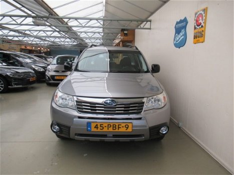 Subaru Forester - 2.0 i AWD X Intro *AIRCO*4x4*TREKH.2000KG*1e EIG*STOELVW*CRUISE - 1