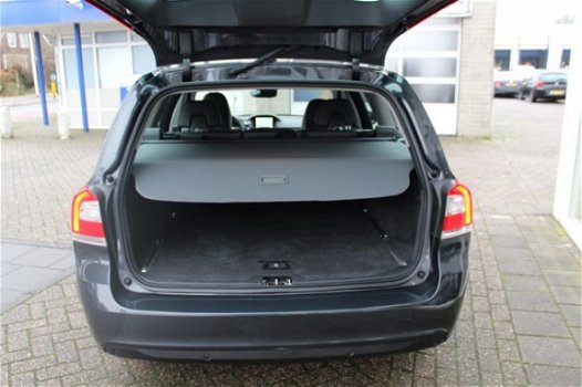 Volvo V70 - D2 CLASSIC EDITION - 1