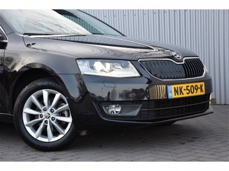 Skoda Octavia Combi - 115PK TSI DSG Style Business/Xenon/Trekhaak - 1