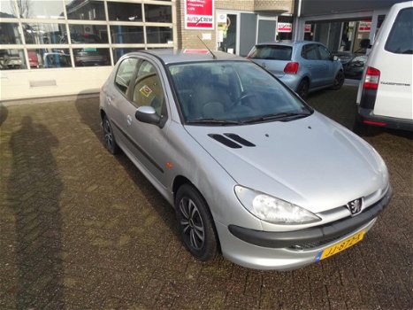 Peugeot 206 - 1