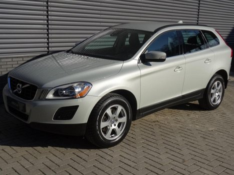 Volvo XC60 - D5 215PK | AWD | MOMENTUM | PROFESSIONAL LINE - 1