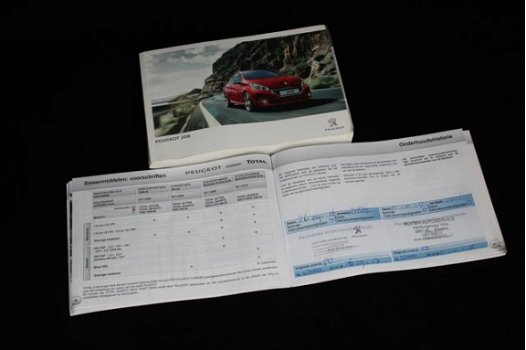 Peugeot 208 - 1.2 Style Pack 5drs | Navigatie | Parkeersensoren | Cruise control | Lm-wielen | Clima - 1