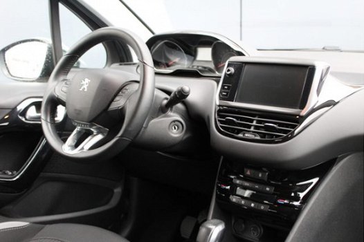 Peugeot 208 - 1.2 Style Pack 5drs | Navigatie | Parkeersensoren | Cruise control | Lm-wielen | Clima - 1