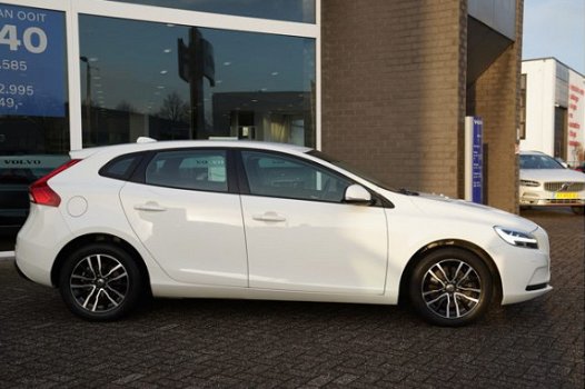 Volvo V40 - 2.0 T2 122PK Nordic+ - 1